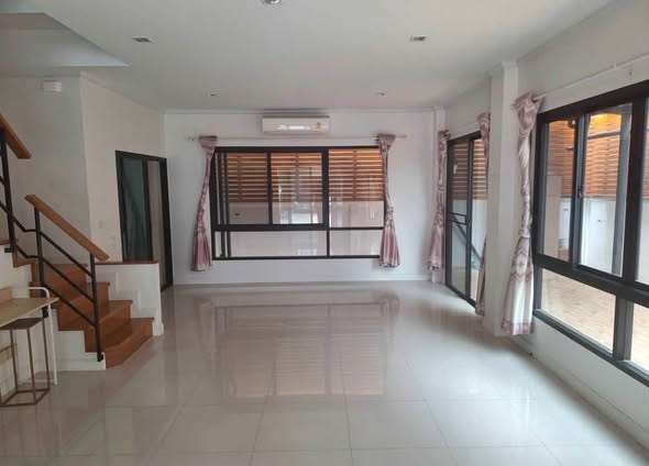 room interior of SUPALAI ESSENCE LADPRAO
