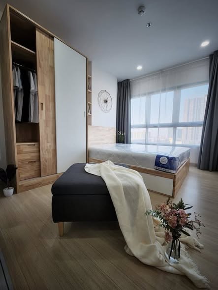bedroom and room interior of Supalai Oriental Sukhumvit 39