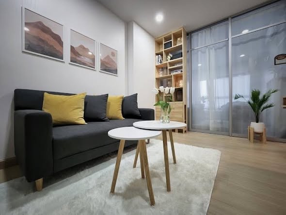 living room and room interior of Supalai Oriental Sukhumvit 39