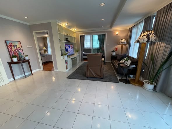 Supalai Place Condominium Sukhumvit 39