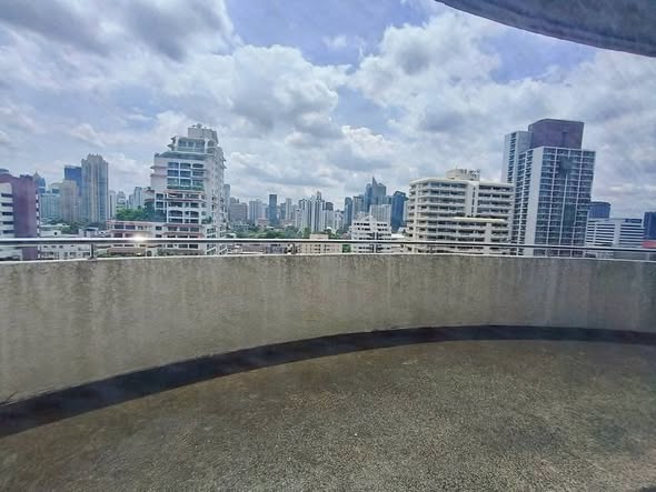 Supalai Place Condominium Sukhumvit 39