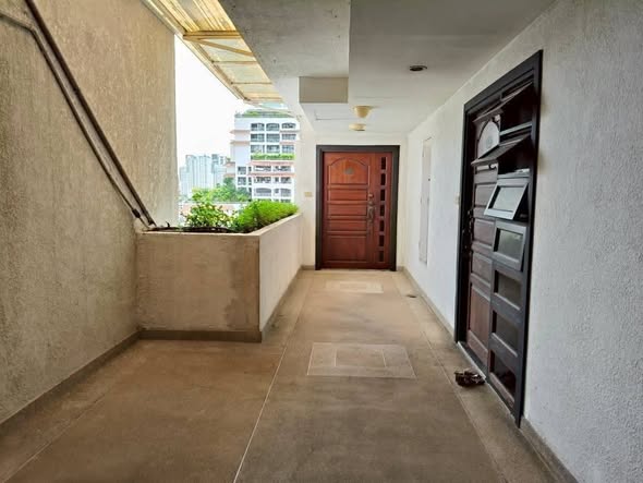 Supalai Place Condominium Sukhumvit 39