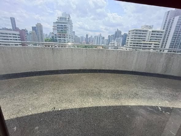 Supalai Place Condominium Sukhumvit 39