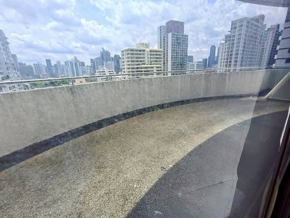 Supalai Place Condominium Sukhumvit 39