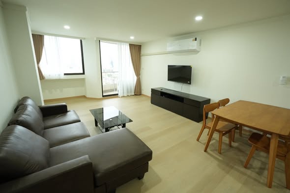 living room of Supalai Place Condominium Sukhumvit 39