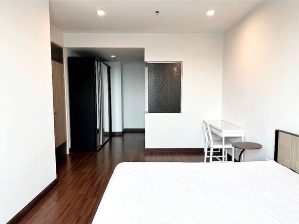 bedroom and room interior of Supalai Premier Ratchathewi