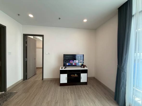 living room and bedroom of Supalai Premier Samsen-Ratchawat