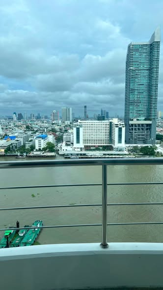 Supalai River Place