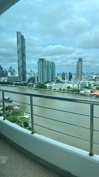 Supalai River Place