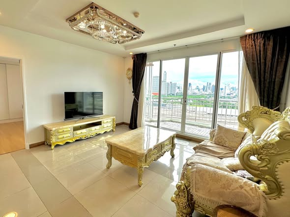 bedroom and living room of Supalai Wellington
