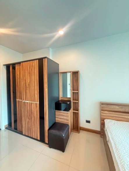 bedroom and room interior of Supalai Wellington II