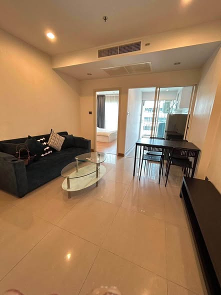 living room and bedroom of Supalai Wellington II