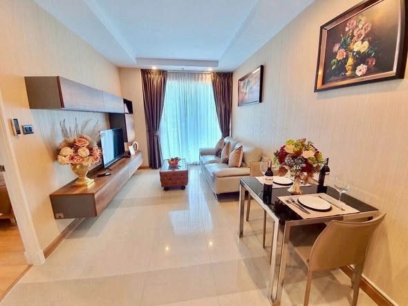 living room and bedroom of Supalai Wellington