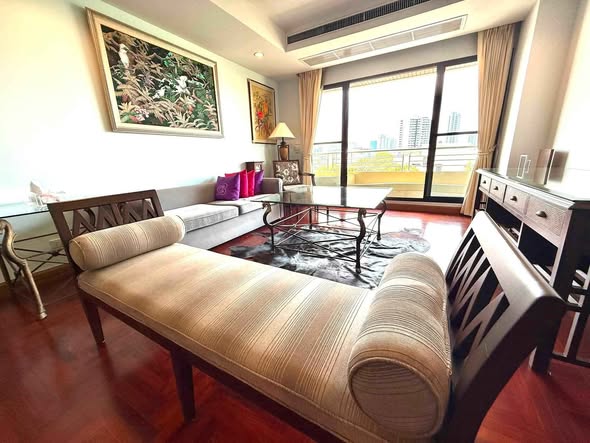 living room of Supreme Garden