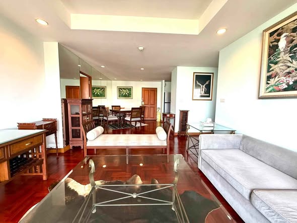 living room of Supreme Garden