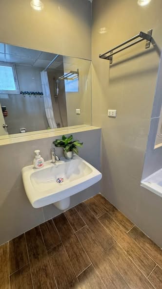 bathroom of Tai Ping Towers