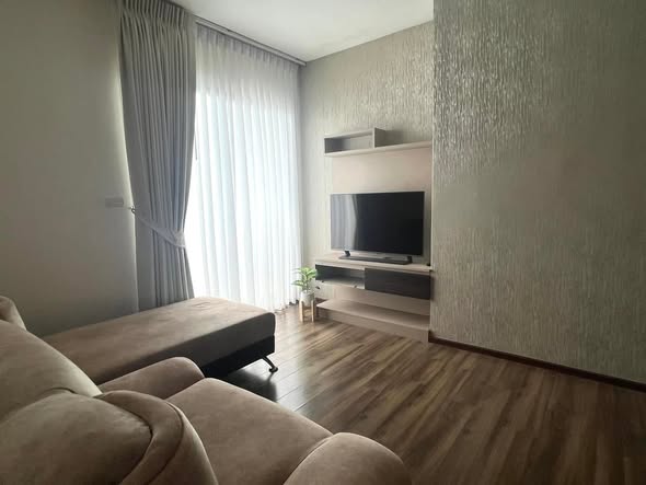 bedroom of Teal Sathon-Taksin