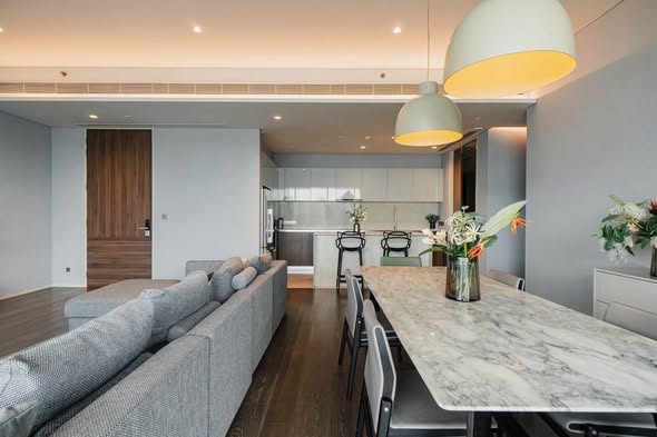 living room and kitchen of Tela Thonglor
