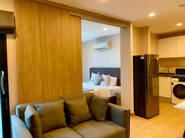 bedroom and room interior of THE ACE EKAMAI