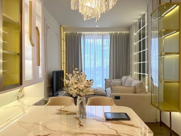 living room and bedroom of The Address Siam-Ratchathewi