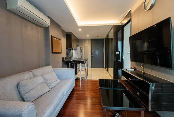 bedroom and living room of The Address Sukhumvit 61 ดิ แอดเดรส สุขุมวิท 61