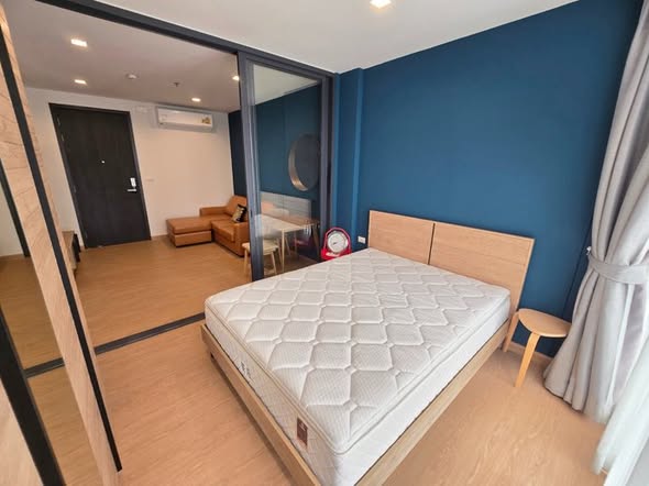 bedroom of THE BASE Garden Rama 9