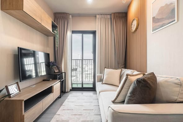 bedroom and living room of THE BASE Phetchaburi-Thonglor เดอะ เบส เพชรบุรี – ทองหล่อ