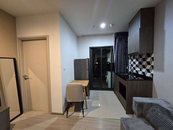 THE BASE Phetchaburi-Thonglor เดอะ เบส เพชรบุรี – ทองหล่อ