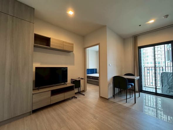 living room and room interior of THE BASE Phetchaburi-Thonglor เดอะ เบส เพชรบุรี – ทองหล่อ