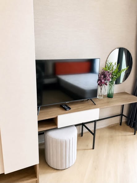 bedroom and room interior of THE BASE Saphanmai