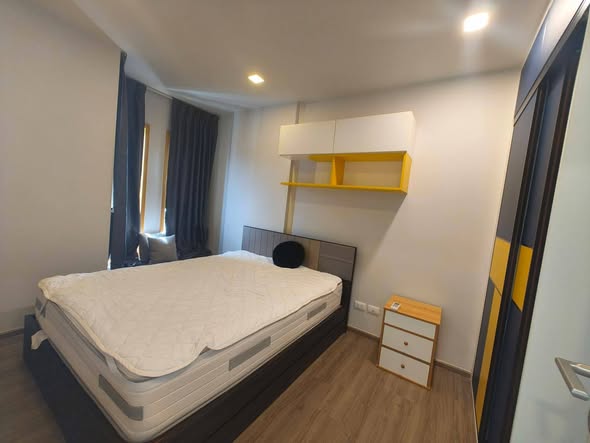 bedroom of THE BASE Sukhumvit 50