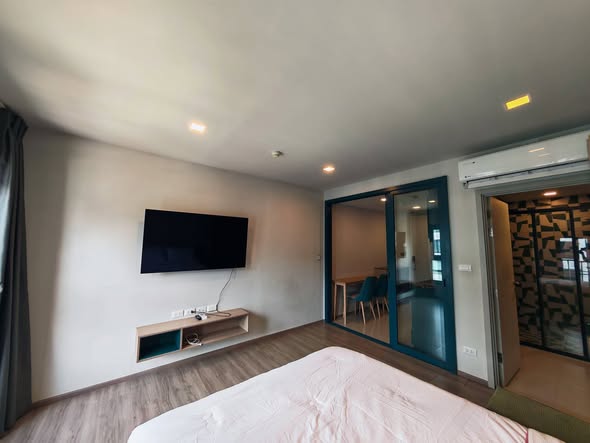 bedroom of THE BASE Sukhumvit 50