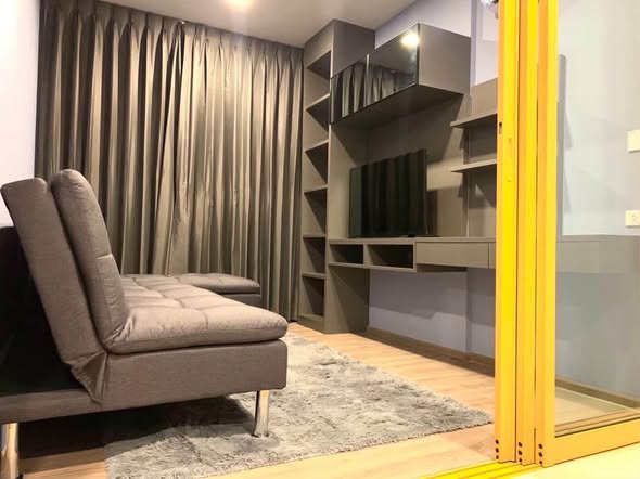 room interior of THE BASE Sukhumvit 50