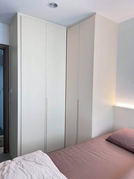 bedroom and room interior of THE BASE Sukhumvit 77