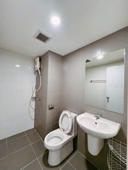 bathroom of The Cabana Condo
