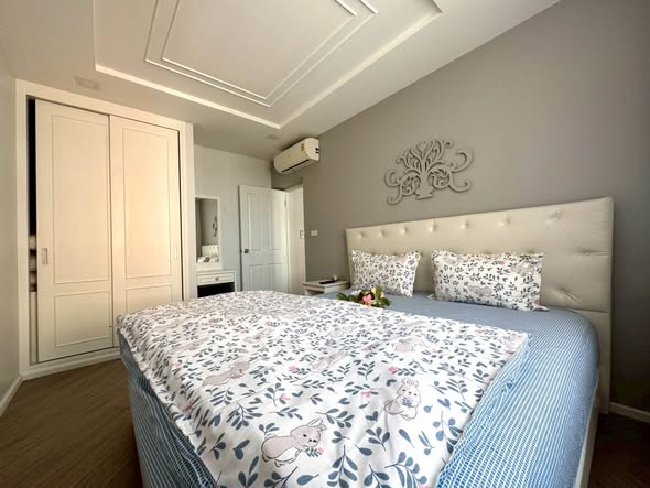 bedroom of THE CANALE condo by mobius