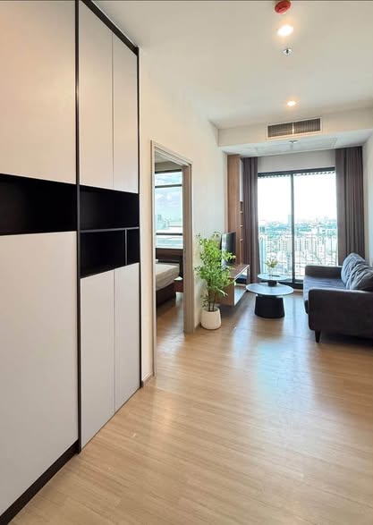 bedroom and room interior of The Capital Condo Ekkamai-Thong Lo