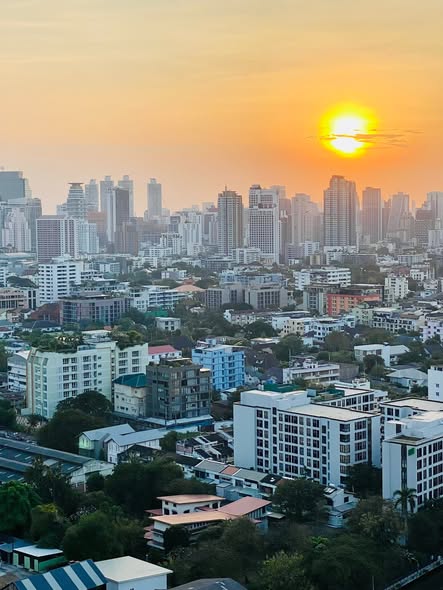 The Capital Condo Ekkamai-Thong Lo