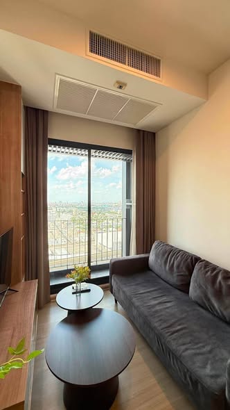 living room of The Capital Condo Ekkamai-Thong Lo