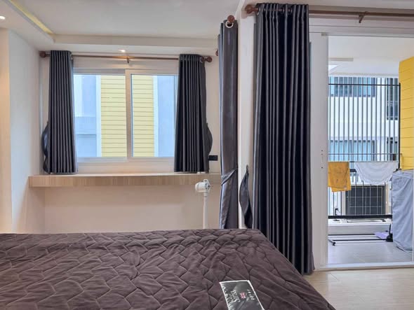 bedroom and room interior of The Cloud