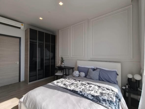 bedroom of The Crest Park Residences