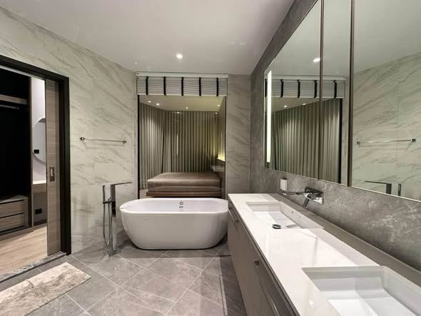 The Crest Park Residences