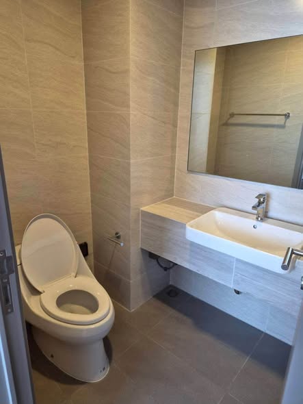 bathroom of THE CROWN Residences
