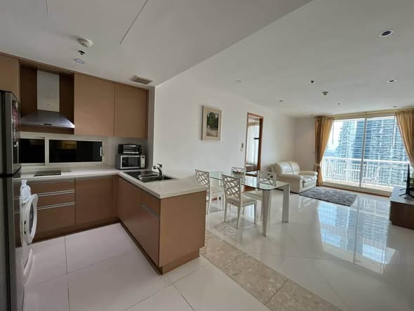 THE EMPIRE PLACE SATHON