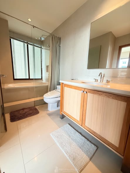 bathroom of The Emporio Place