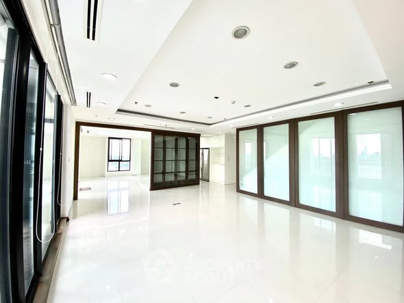 room interior of The ICON III ไอคอน 3