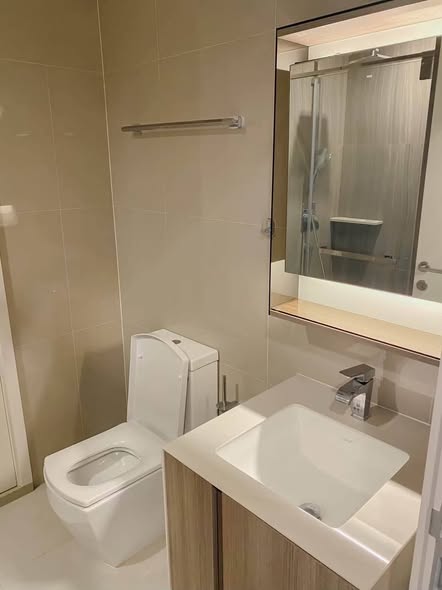 bathroom of THE LINE Phahon-Pradipat