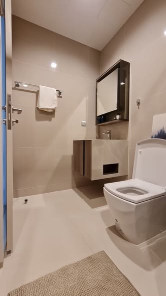 bathroom of THE LINE Phahon-Pradipat
