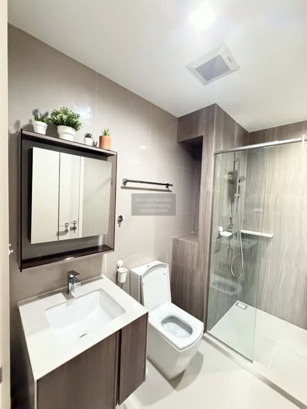 bathroom of THE LINE Phahon-Pradipat