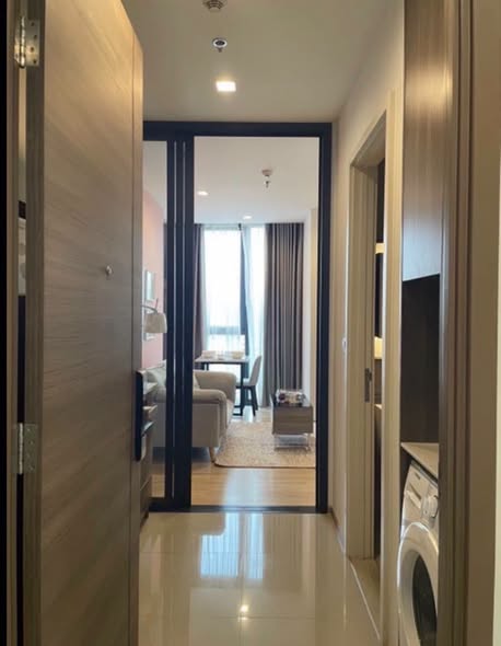 bedroom and room interior of THE LINE Phahon-Pradipat